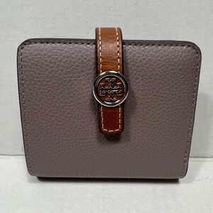 TORY BURCH ROBINSON PEBBLED MINI WALLET IN GRAY HERON